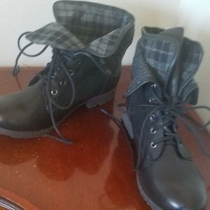 Ankle combat boots
